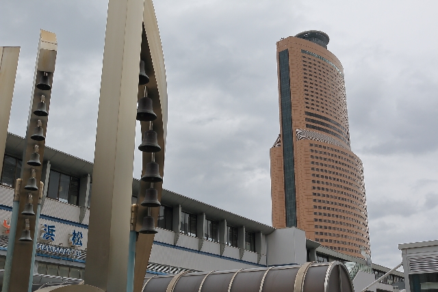 浜松駅南口から見るアクトタワー