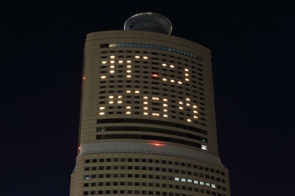 アクトタワーの窓明かりのメッセージ