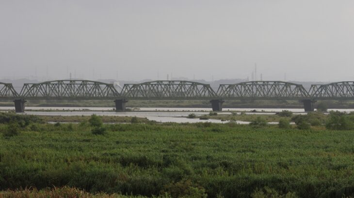 増水した天竜川