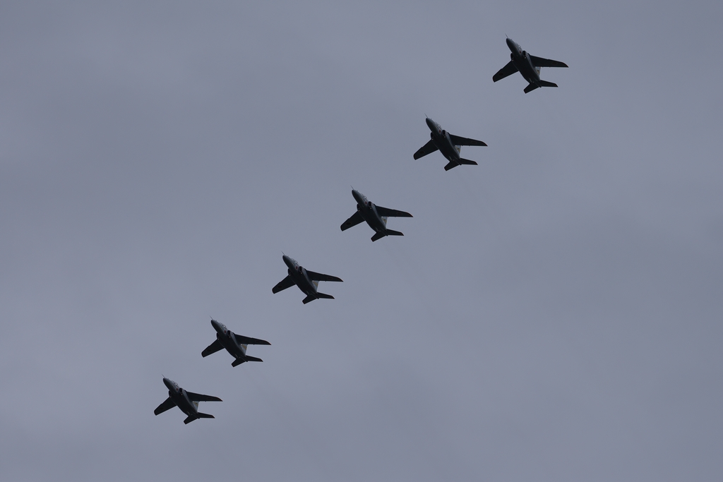 T-4編隊飛行
