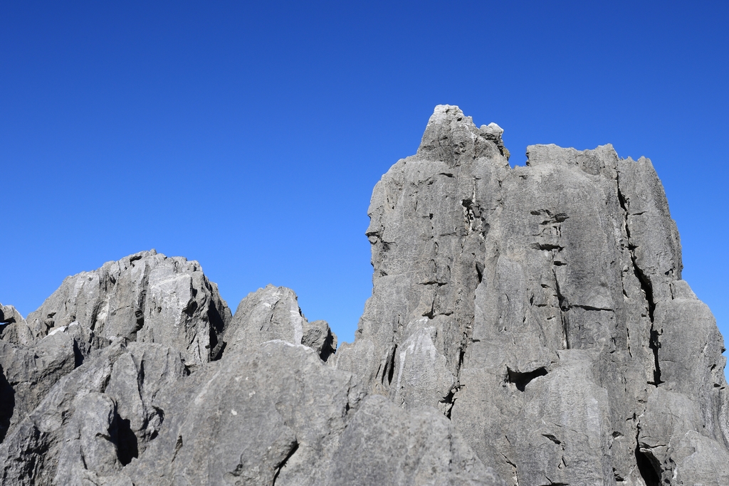 立須の岩峰の頂上